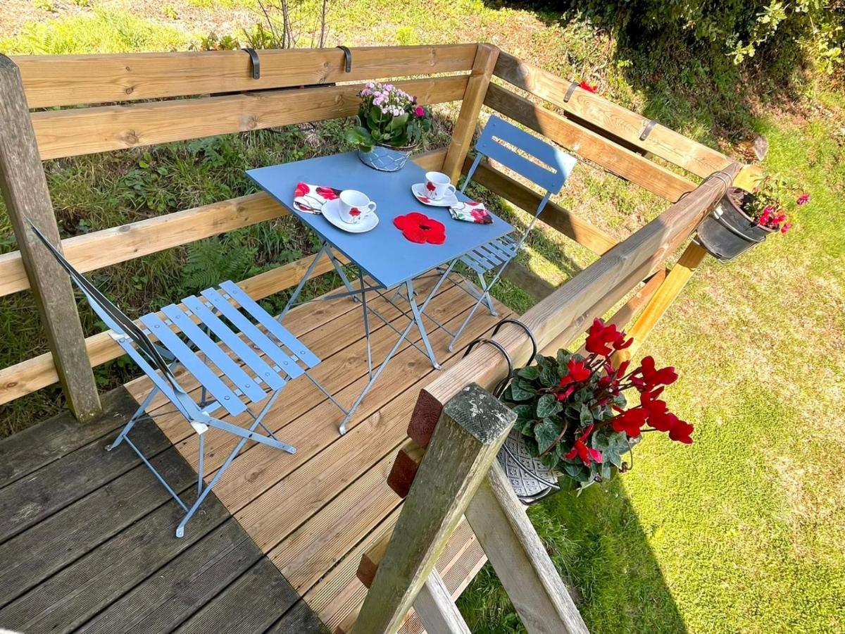 Bed and Breakfast Les Coquelicots Saint-Urbain  Exterior foto