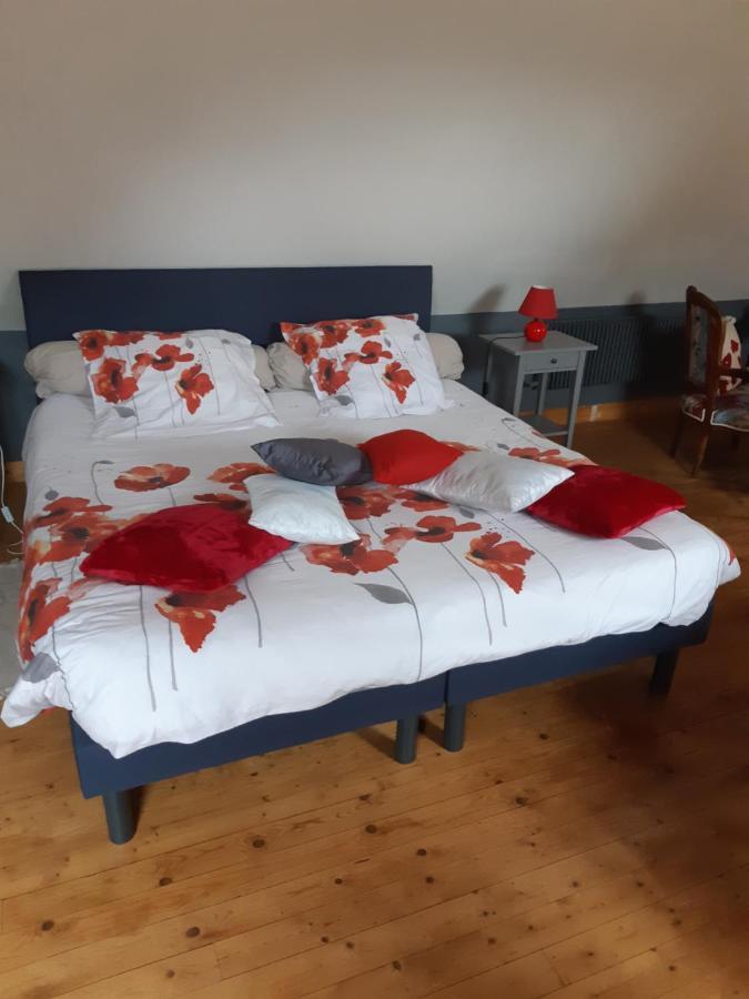 Bed and Breakfast Les Coquelicots Saint-Urbain  Exterior foto